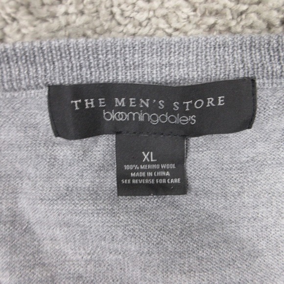 Bloomingdales Sweater Mens XL Gray Merino Wool V-Neck Pullover Knit Heather EUC - Picture 3 of 7